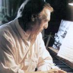 Jaime Aragall at the piano.